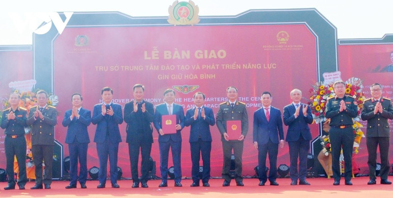 Le ministère de la Sécurité publique prend réception des locaux du Centre de formation et de développement des capacités de maintien de la paix. Photo : VOV.