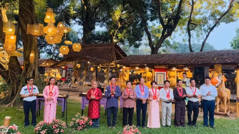 Célébrer la beauté de l'artisanat à travers le « Jardin de Lumière ». Photo: NDEL