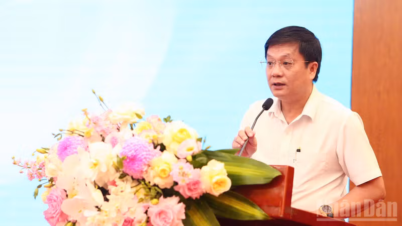 Ho Minh Chien, rédacteur en chef du magazine Gia đình Việt Nam, prend la parole. Photo: NDEL