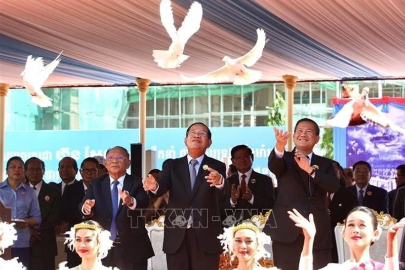 Le Parti du peuple cambodgien célèbre son 74e anniversaire, à Phnom Penh, le 28 juin. Photo : VNA.