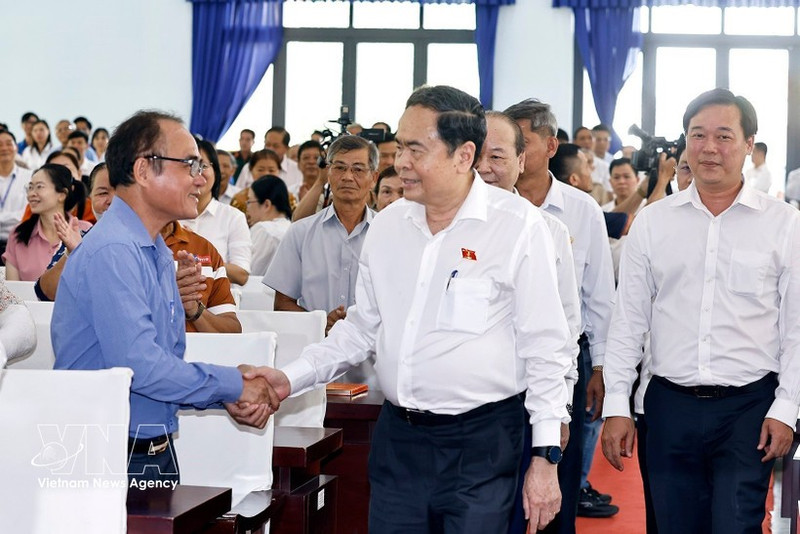 Le président de l'Assemblée nationale, Tran Thanh Man, rencontre des électeurs de Hô Chi Minh-Ville. Photo : VNA. 