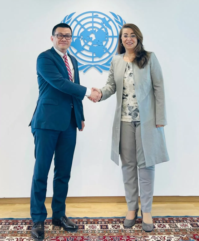 L'ambassadeur Vu Le Thai Hoang et Ghada Waly, secrétaire générale adjointe des Nations Unies, directrice exécutive de l'ONUDC et directrice de l'Office des Nations Unies à Vienne en Autriche. Photo : NVCC
