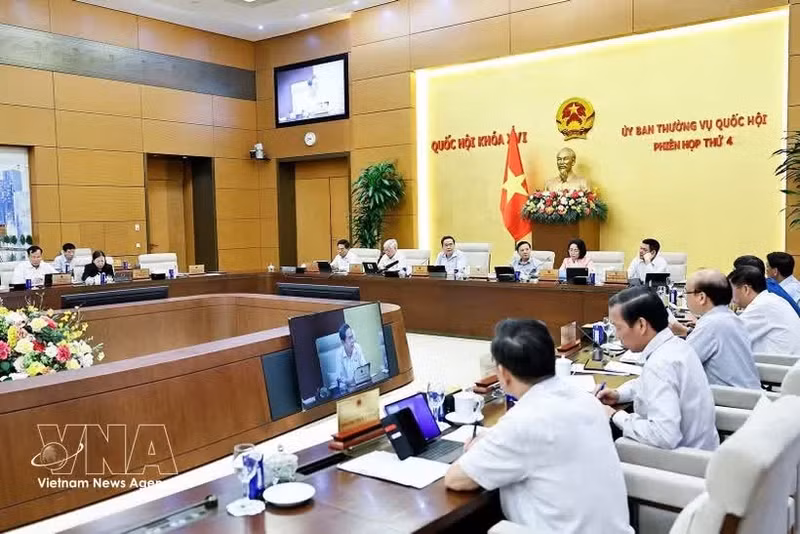 La quatrième réunion du Comité permanent de l'Assemblée nationale du Vietnam. Photo: VNA