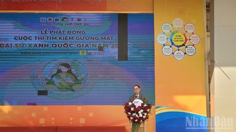Le Dr Tran Van Mieu, vice-président de l'Association Vietnamienne pour la Protection de la Nature et de l'Environnement et chef du Comité d'organisation, prend la parole. Photo: NDEL