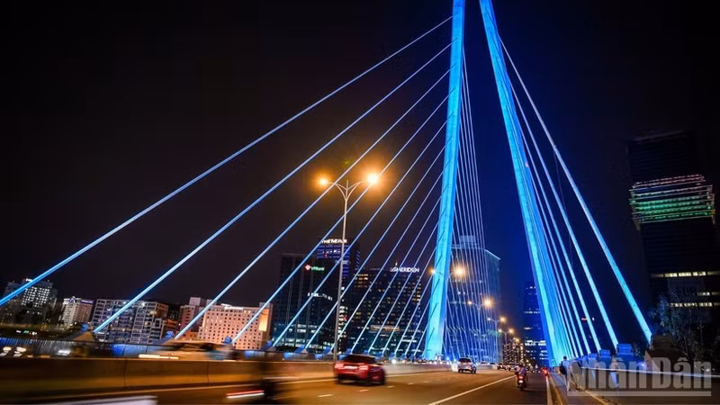 Hô Chi Minh-Ville la nuit. Photo : nhandan.vn