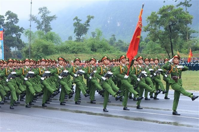 Entraînement des unités de la Police populaire pour le défilé en l'honneur du 80e anniversaire de la Fête nationale. Photo : VNA.