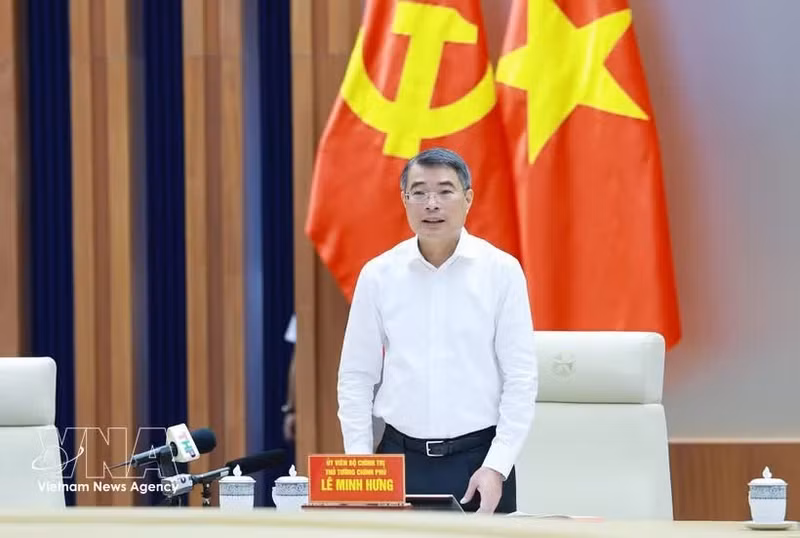Le Premier ministre Le Minh Hung s'exprime lors de la séance de travail. Photo : VNA.