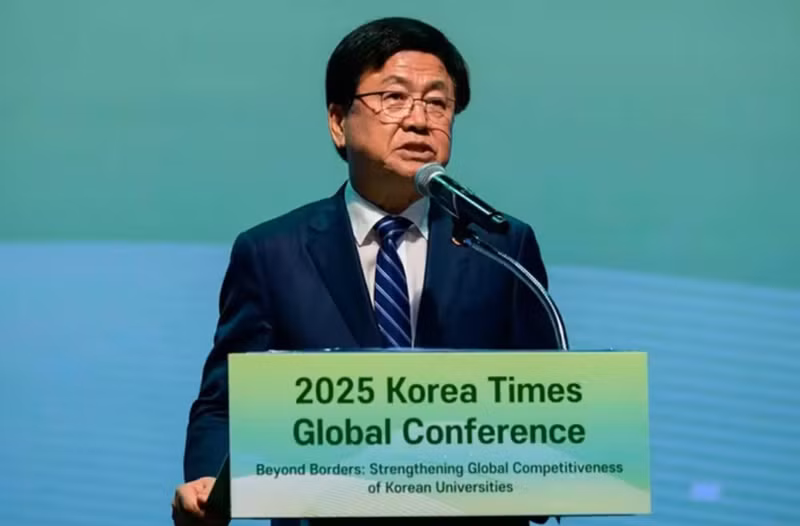 Le vice-Premier ministre et ministre de l'Éducation et de la Société de la République de Corée, Choi Kyo-jin, prend la parole. Photo: Korea Times