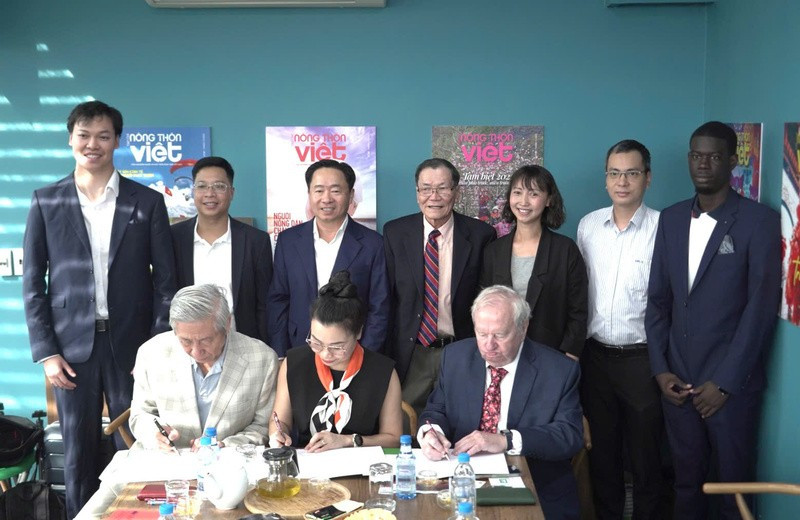 Lors de la cérémonie de la signature du projet. Photo: congthuong.vn