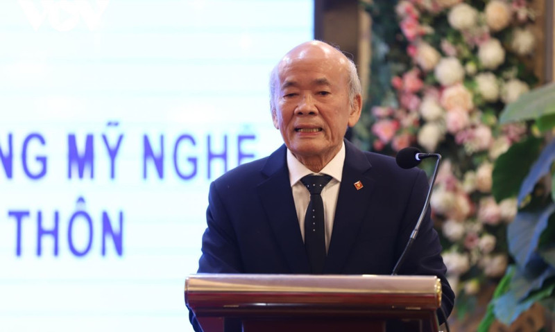 Trinh Quoc Dat, président de l'Association des villages de métier du Vietnam, prend la parole. Photo: VOV