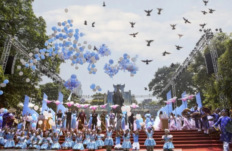 En 1999, Hanoi a été honorée par l'UNESCO en tant que "Ville pour la paix", devenant ainsi l'unique représentante de la région Asie-Pacifique à ce titre jusqu'à aujourd'hui. Photo: Internet/VNA