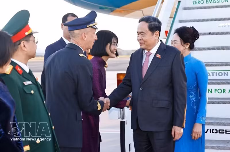 Le président de l’Assemblée nationale du Vietnam, Tran Thanh Man est arrivé à Rome, marquant le début de sa visite officielle en Italie du 11 au 15 avril. Photo : VNA.