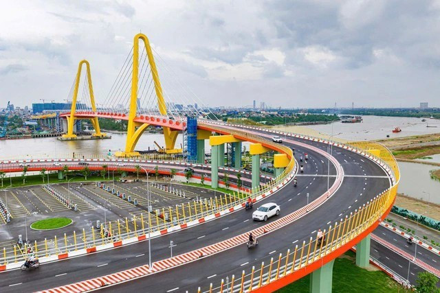 Des projets d’infrastructures clés ont transformé le pays. Photo: VNA
