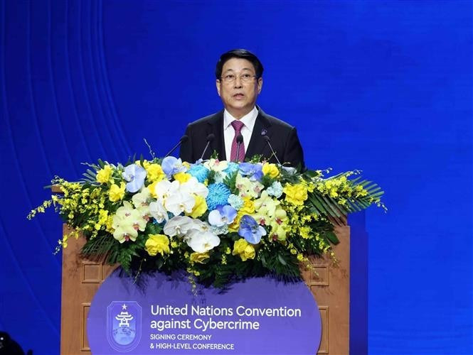 Le président Luong Cuong prononce un discours. Photo: VNA.