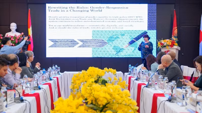 Lors de la conférence intitulée « Façonner l'Avenir : Commerce, Innovation et Développement inclusif ». Photo: NDEL