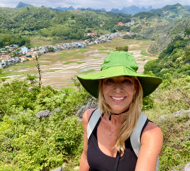 Susan lors du voyage dans les montagnes du nord du Vietnam. Photo : vnexpress