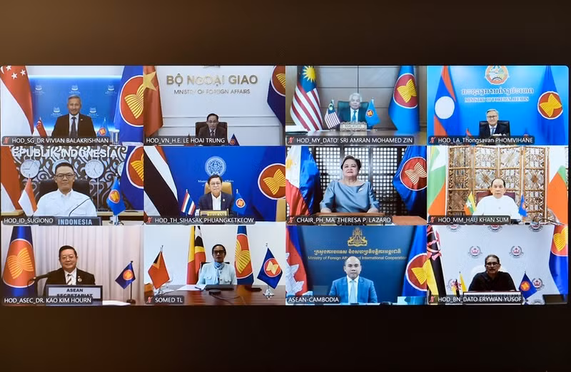 La réunion spéciale des ministres des Affaires étrangères de l'ASEAN sur la situation au Moyen-Orient se tient en ligne le 13 mars. Photo : Ministère vietnamien des Affaires étrangères.