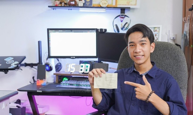 Lê Minh Hieu, élève de la classe 12A2 du lycée de Quang Tri, est l’un des 16 délégués représentant le Vietnam à la 49ᵉ édition du Bateau de la jeunesse Asie du Sud-Est – Japon (Ship for Southeast Asian and Japanese Youth Program - SSEAYP) en 2026. Photo : VNA.