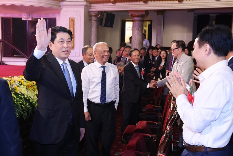 Le président de la République Luong Cuong à la cérémonie célébrant le 80ᵉ anniversaire de la Journée traditionnelle des avocats vietnamiens. Photo: VNA