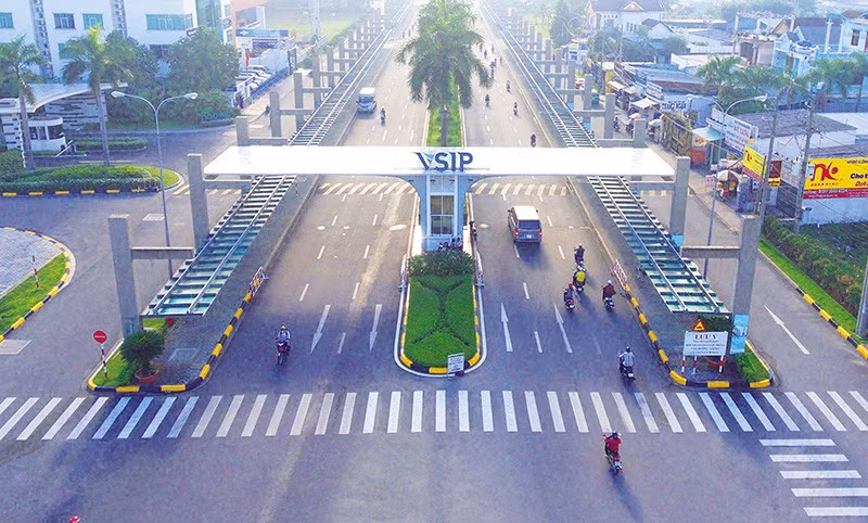 VSIP exploite un réseau de zones industrielles et urbaines dans de nombreuses localités, attirant plus de 1 000 investisseurs secondaires. Photo : Le Toan.