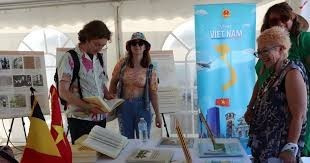 Le stand du Vietnam au festival ManiFiesta 2025 en Belgique. Photo : VNA.