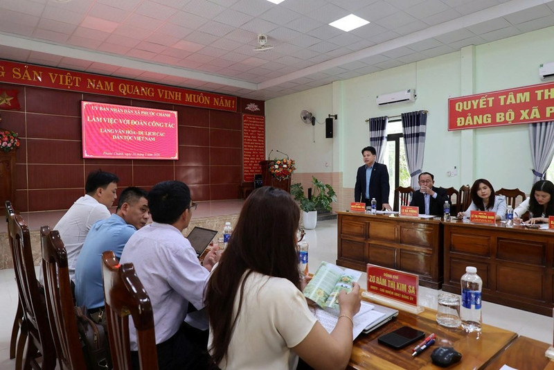 Lors de la scène de la séance de travail. Photo: baovanhoa