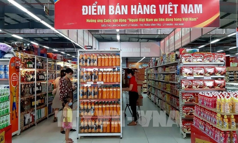Un magasin de proximité à Ly Nhân, dans l’ancienne province de Hà Nam. Photo : VNA.