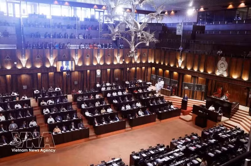 Le secrétaire général du Parti communiste du Vietnam (PCV) et président du Vietnam, To Lam, prononce un discours devant le Parlement du Sri Lanka. Photo : VNA.