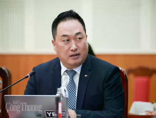 Hong Sun, président d'honneur de l'Association des entreprises sud-coréennes au Vietnam (KoCham). Photo : congthuong.vn hong.jpg