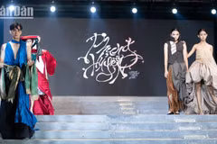 Vue d’ensemble du LaMode Fashion Show 2026, placé sous le thème « Phung Huyen », au Musée de Hanoï.