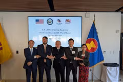 L’ambassadeur Nguyen Quoc Dung participe à une réception États-Unis–ASEAN en marge des réunions de printemps 2026 du Fonds monétaire international et de la Banque mondiale, à Washington, en avril. (Source : ambassade du Vietnam aux États-Unis)