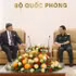 Le général d’armée Phan Van Giang (droite), vice-Premier ministre et ministre de la Défense, reçoit le vice-secrétaire d’État américain Christopher Landau. Photo : qdnd.vn