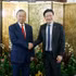 Le secrétaire général du Parti communiste du Vietnam (PCV) et président vietnamien, To Lam (gauche), et le Premier ministre singapourien, Lawrence Wong. Photo : VNA.
