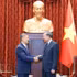 Le secrétaire général du Parti et président de la République, To Lam (droite) et le sous-secrétaire à la Marine des États-Unis, Hung Cao. Photo : VNA.