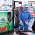 Les Services provinciaux et municipaux de l’Industrie et du Commerce sont chargés de renforcer la supervision et l’inspection du déploiement du biocarburant E10. Photo: VNA