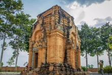 Tay Ninh abrite de nombreux sites historiques, comme d'antiques tours Cham et des maisons communes.