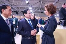 Le Premier ministre Pham Minh Chinh rencontre la directrice générale de l'UNESCO, Andrey Azoulay à Nice. Photo : VNA