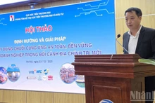 Bui Quang Hung, vice-directeur de l’Agence de promotion du commerce (relevant du ministère de l’Industrie et du Commerce), prend la parole lors du séminaire. Photo : NDEL