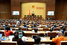 Vue d’ensemble de la 10ᵉ session de la XVe législature de l’Assemblée nationale. Photo : quochoi.vn 