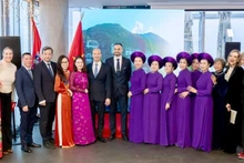 Les délégués lors de la cérémonie d'inauguration du consulat honoraire du Vietnam à Zagreb, en République de Croatie. Photo : Ambassade du Vietnam en Hongrie et en Croatie