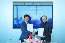 Signature de l'accord de coopération entre la LAEP et la JUIDA dans le développement des UAV, des drones et des écosystèmes technologiques connexes. Photo : NDEL.