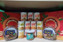 Le Vietnam est le premier exportateur mondial de noix de cajou décortiquées, représentant plus de 80 % du commerce international. Photo : VNA