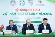 La 11ᵉ Conférence Vietnam – États-Unis sur la pédiatrie a lieu les 13 et 14 novembre, à l’hôpital Bach Mai (Hanoi). Photo : NDEL.
