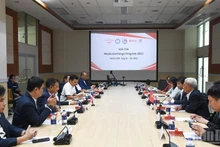 Lors du séminaire sur la coopération médiatique Vietnam–Thaïlande, le 16 juillet à Bangkok. Photo : NDEL.
