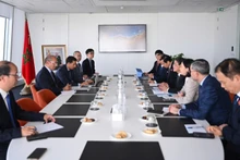 Lors de la séance de travail entre le vice-président de l’Assemblée nationale vietnamienne, Nguyen Duc Hai, et le Centre financier de Casablanca, le 25 juillet à Casablanca. Photo: NDEL