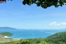  Vue aérienne de Da Nang, ville balnéaire du centre du Vietnam. Photo : VOV5.