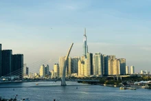 Un coin de Hô-Chi-Minh-Ville vu depuis la rivière de Saïgon. Photo : VNA 