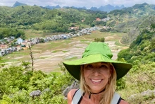 Susan lors du voyage dans les montagnes du nord du Vietnam. Photo : vnexpress
