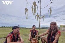 Des rites d'offrande pour la récolte du riz au rite de prière pour la pluie Yang Potao Apui. Photo: VOV