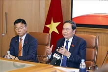 Le président de l'Assemblée nationale, Tran Thanh Man, s'exprime lors du dialogue politique sur la promotion de la coopération entre le Vietnam et le Maroc. Photo : VNA